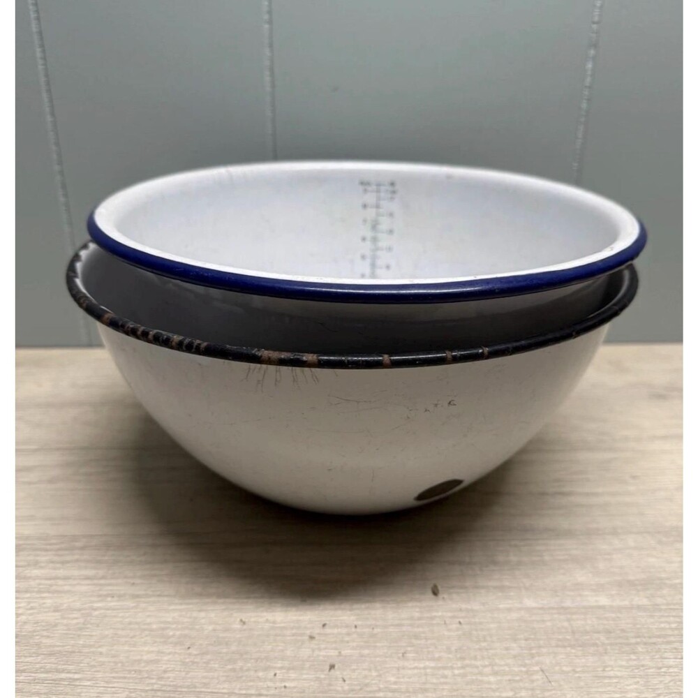 Vollrath Ware 19 Cup And 21 Cup Nesting Enamel Mixing Bowls